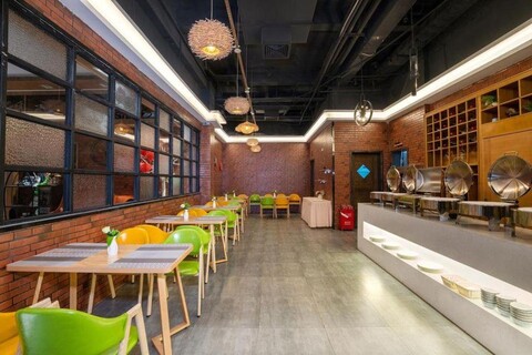 Jiangnanxi Hotel (Guangzhou Qiaopanyu Square Metro Station)