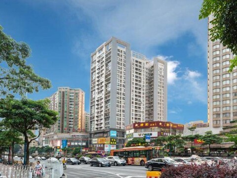 Jinpo Apartment (Guangzhou Changgang Metro Station)