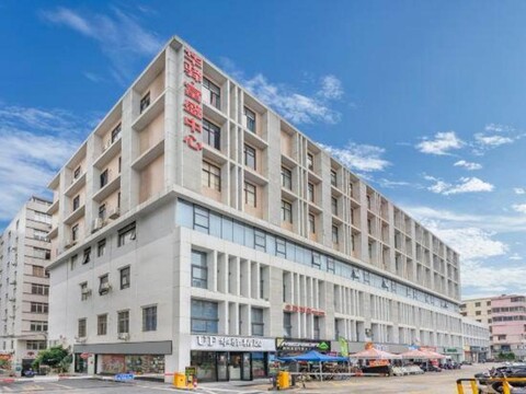 Home Inn UP chinan inns Collection Hotel (Guangzhou Baiyun Railway Station Shijing Subway Station)