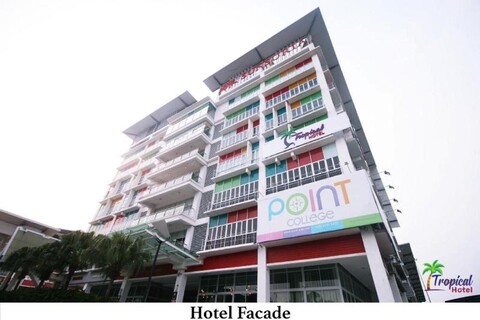 Tropical Hotel At Kota Damansara Pj