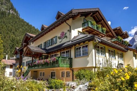 호텔 빌라 로셀라