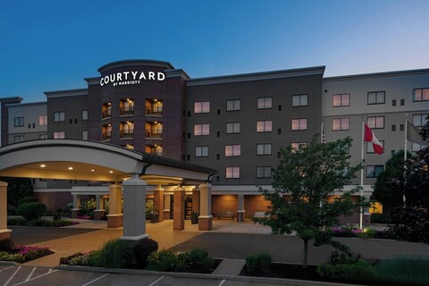 코트야드 버팔로 에어포트