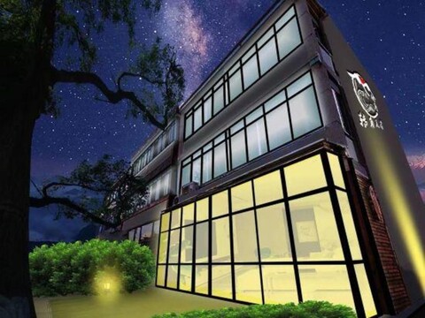 Shanghai corner boutique homestay