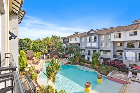 호숫가 럭셔리 리트리트 - 수영장 전망, BBQ, 스파 욕조