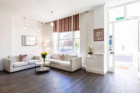 더 게이트 호텔