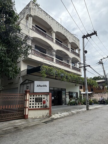 디 애프터라이프 포쉬텔 & 아트 스페이스