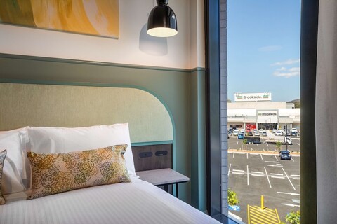 나이텔리어 미첼턴 더 브룩