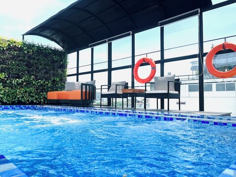 샤이닝 센트럴 호텔 & 스파