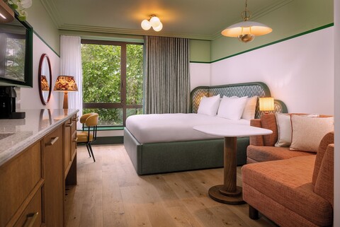 더 줄라이 런던 빅토리아