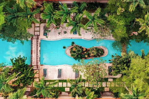 프라임 플라자 호텔 산우르 - 발리