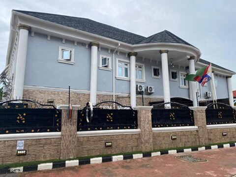 Camzy Villa Hotel