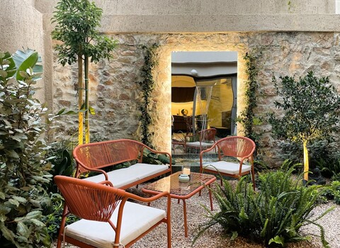 더 닉슨 스위트 앤 아파트먼트 호텔