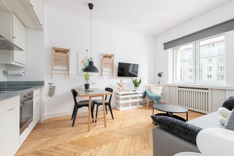 렌트플래닛 - 알레예 예로졸림스키에 II