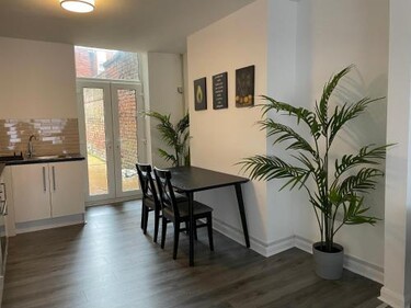 CityStays Rooms with Free Parking