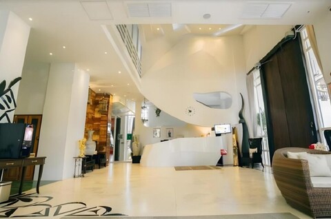 I부킹 트램스 스퀘어