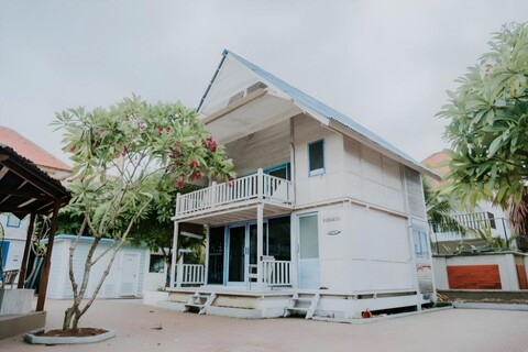 메사리 비치 헛 7