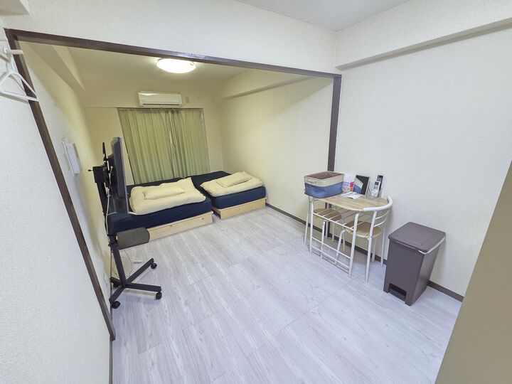 room detail thumbnail 1