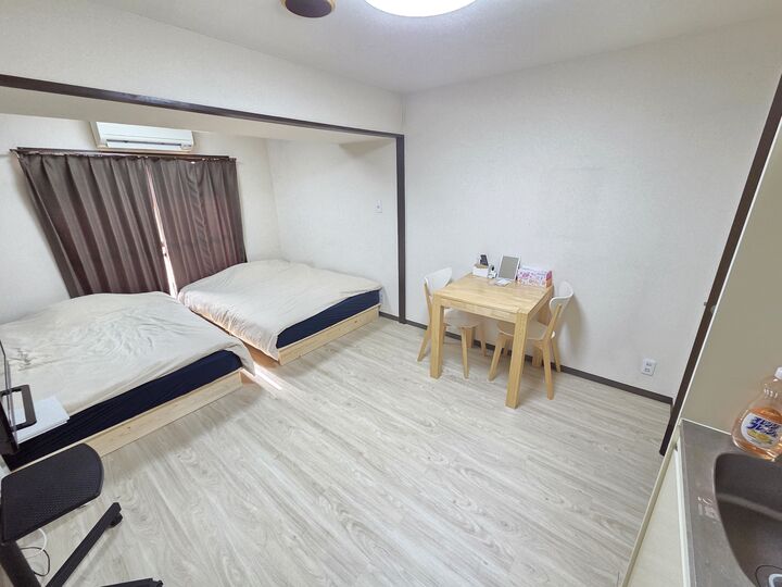 room detail thumbnail 0