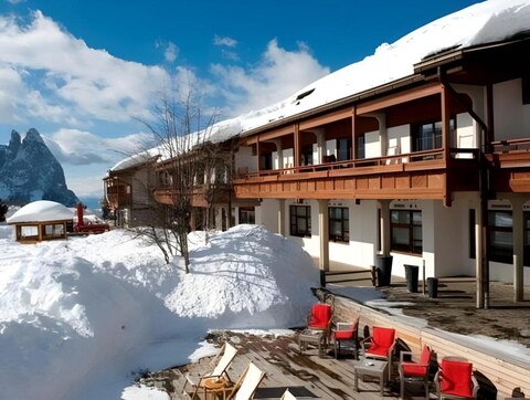 세이제르 알름 플라자