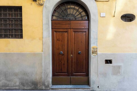 플로렌스 센트럴 스위트, 메가