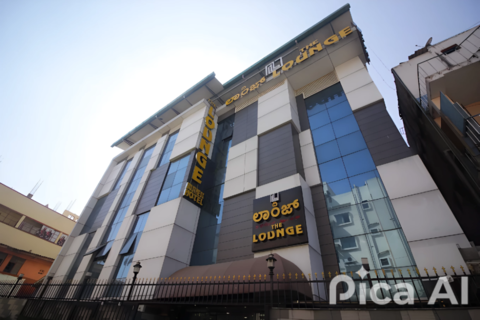 The Lounge Business Hotel