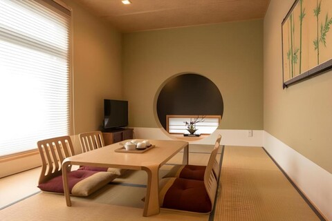 구초쿤 · 호텔 쇼치쿠운, 교토 시조 카라스마