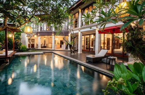 빌라 풀룽 짐바란 바이 나쿨라