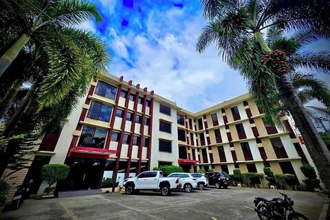 앳 더 패드 호텔 앤 리조트