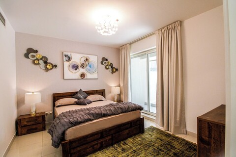 JLT의 발코니가 있는 넓은 1베드룸