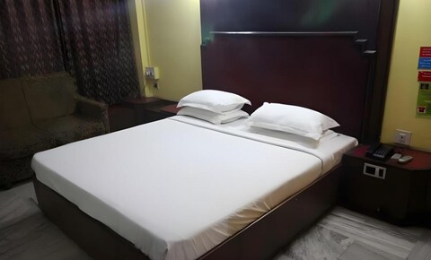 OYO Flagship 810923 Hotel Shiva International