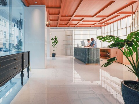 차이나타운 호텔 숙박, 오후 8시부터 오전 9시까지