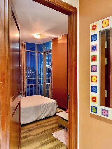 D1 레 탄 톤 아파트먼트, 일본 타운