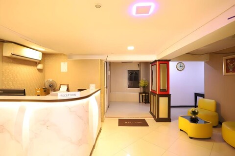 호텔 럭키 팰리스