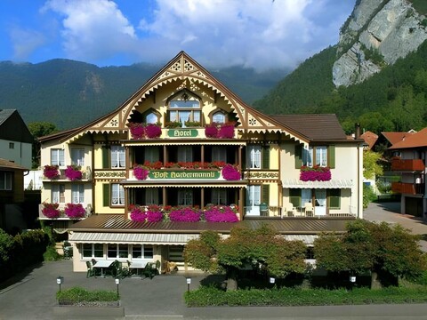 포스트 하르데르마니리