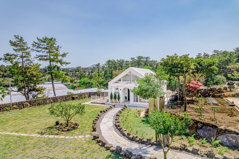 제주 돌담연가함덕자쿠지감성독채스테이