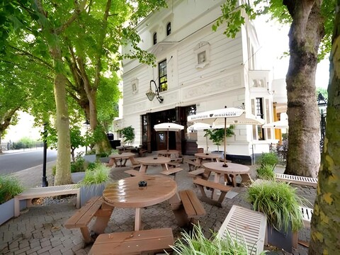 더 워링턴 호텔