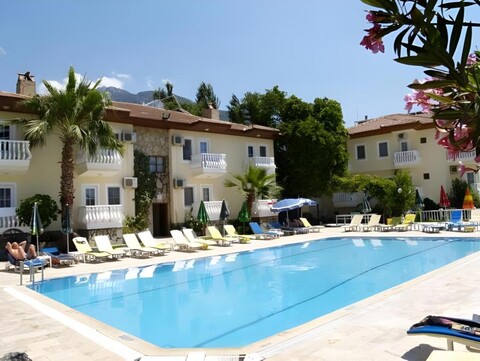 Yalcin Hotel & Villas