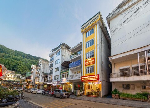 센트럴 사파 줄라이 하우스