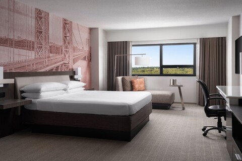 티넥 메리어트 앳 글렌포인트