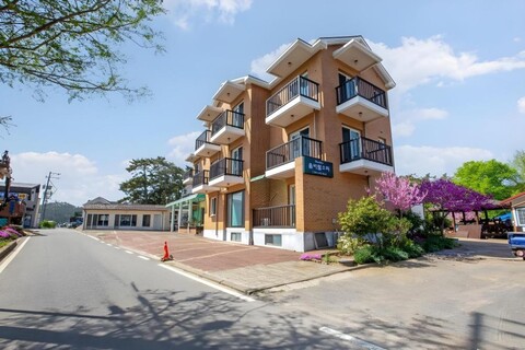 솔바람소리 펜션