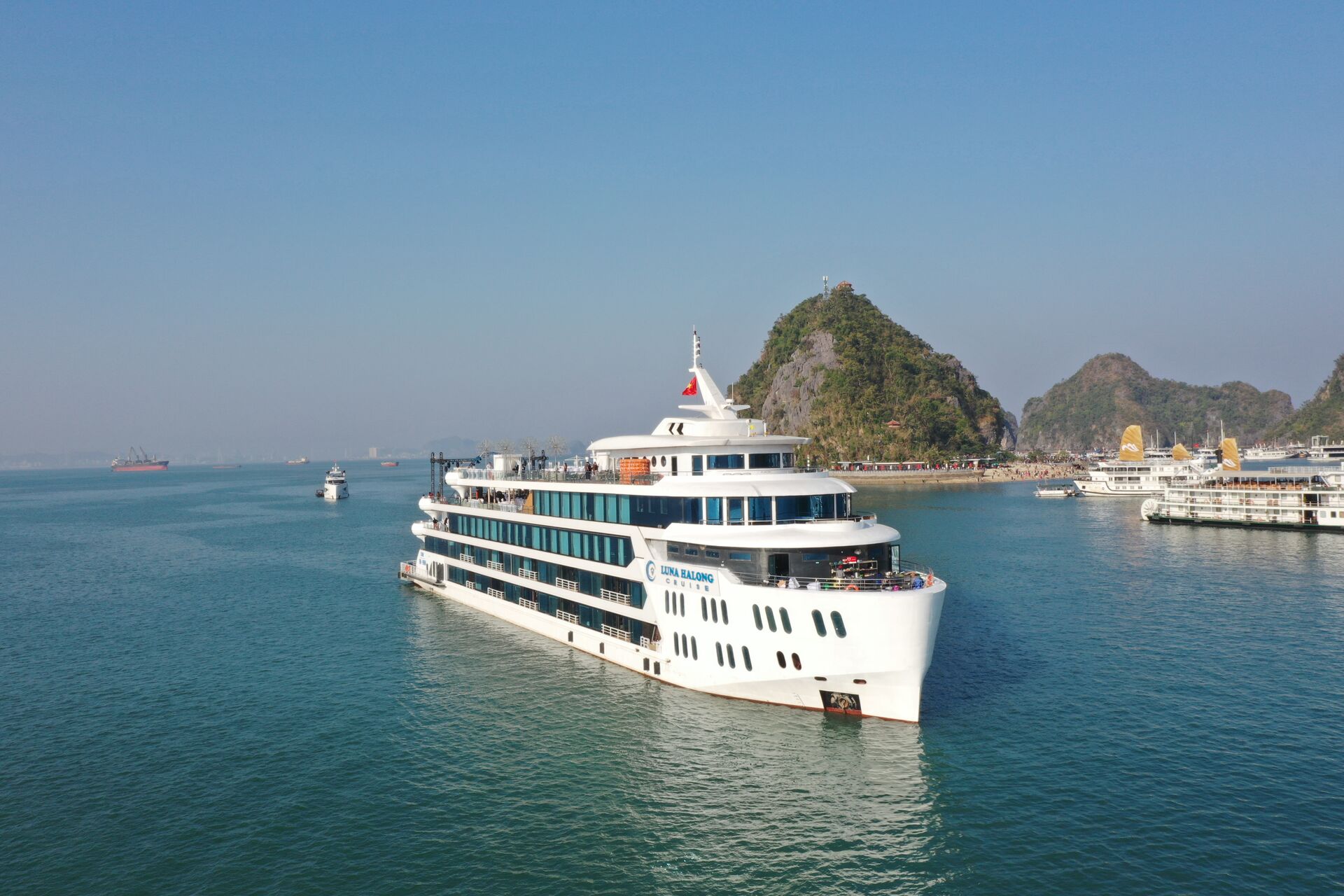 Luna Halong Cruise