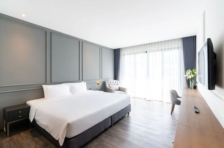 room detail thumbnail 1