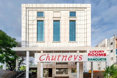 HOTEL CHUTNEYS
