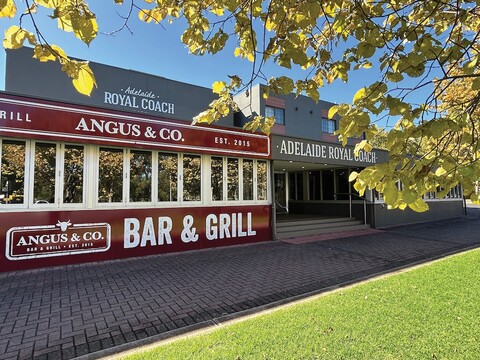 애들레이드 로열 코치