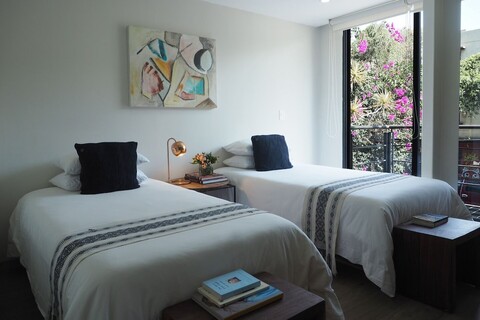 자르디네스 데 푸슈킨 바이 더 로컬 웨이