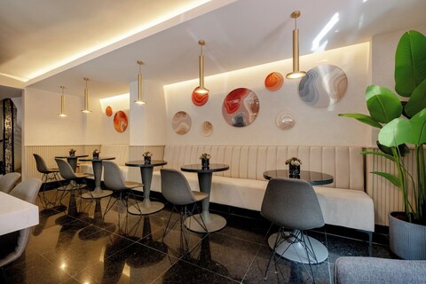 더 로우 타크심 스위트