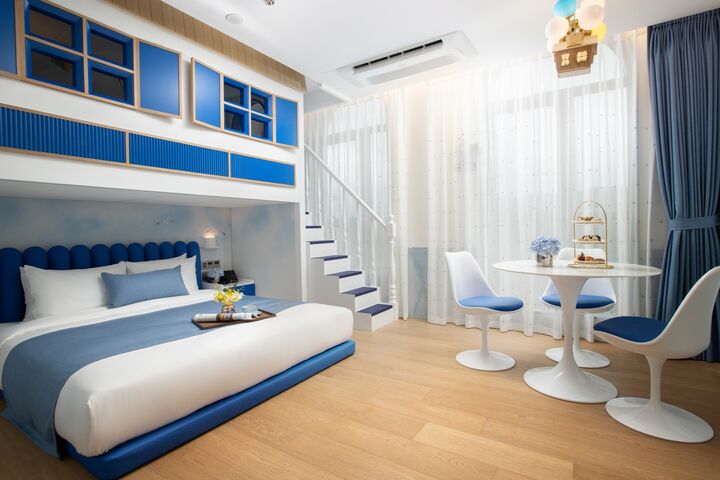 room detail thumbnail 1