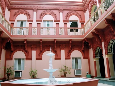 팔라비 인터내셔널 호텔