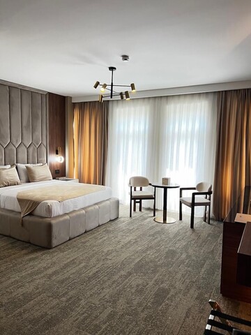 화이트 브리즈 호텔