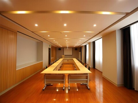 Jinjiang Inn Select Wuxi Nanchang Street Huaqing Bridge Metro Station